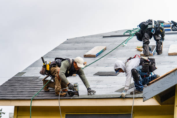 Professional Gutter Installation technician working in Hardin, MT